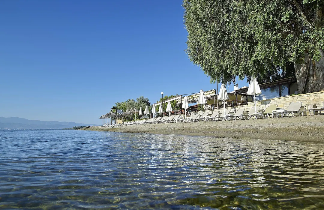 Avantis Suites Hotel-1