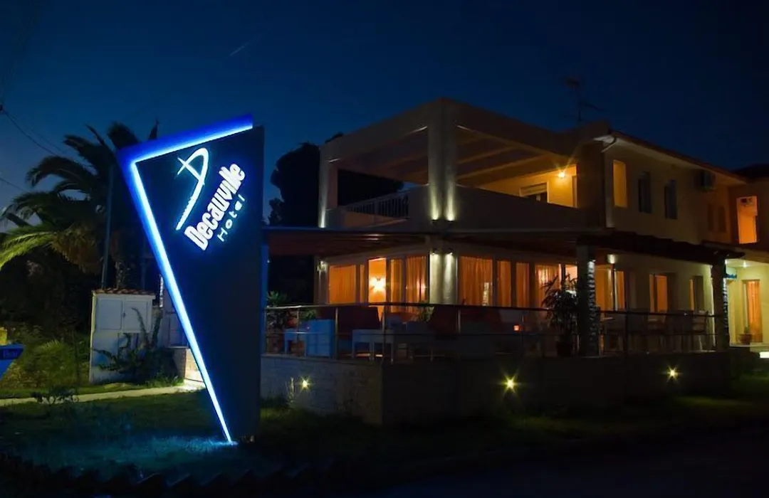Decauville Hotel-1