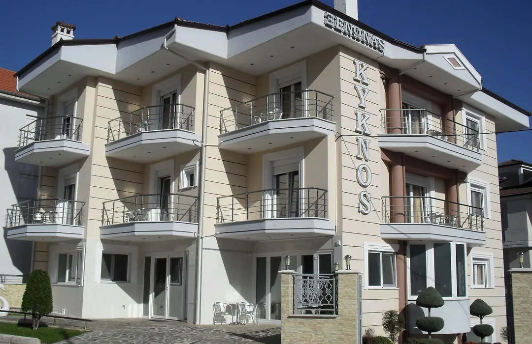 Kyknos De Luxe Suites & Rooms-1