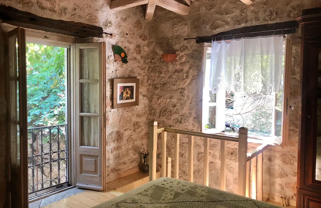 Pavezzo Country Retreat-1