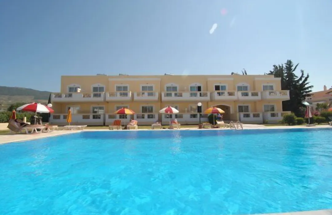 Iris Hotel-1