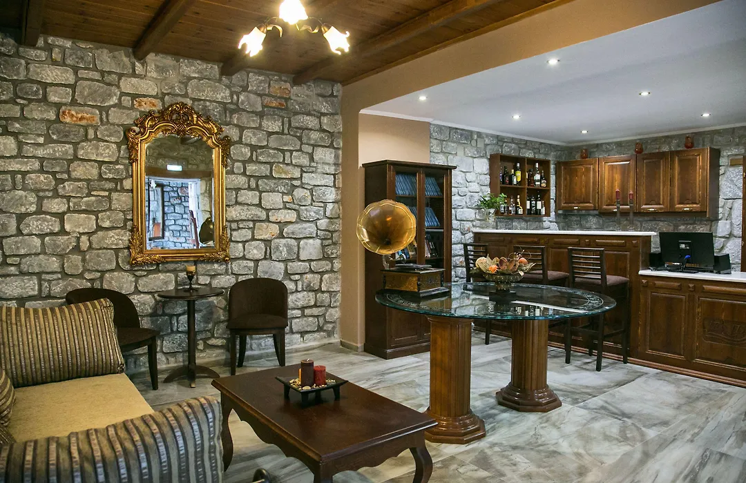 Εn Plo Luxury Suites-1