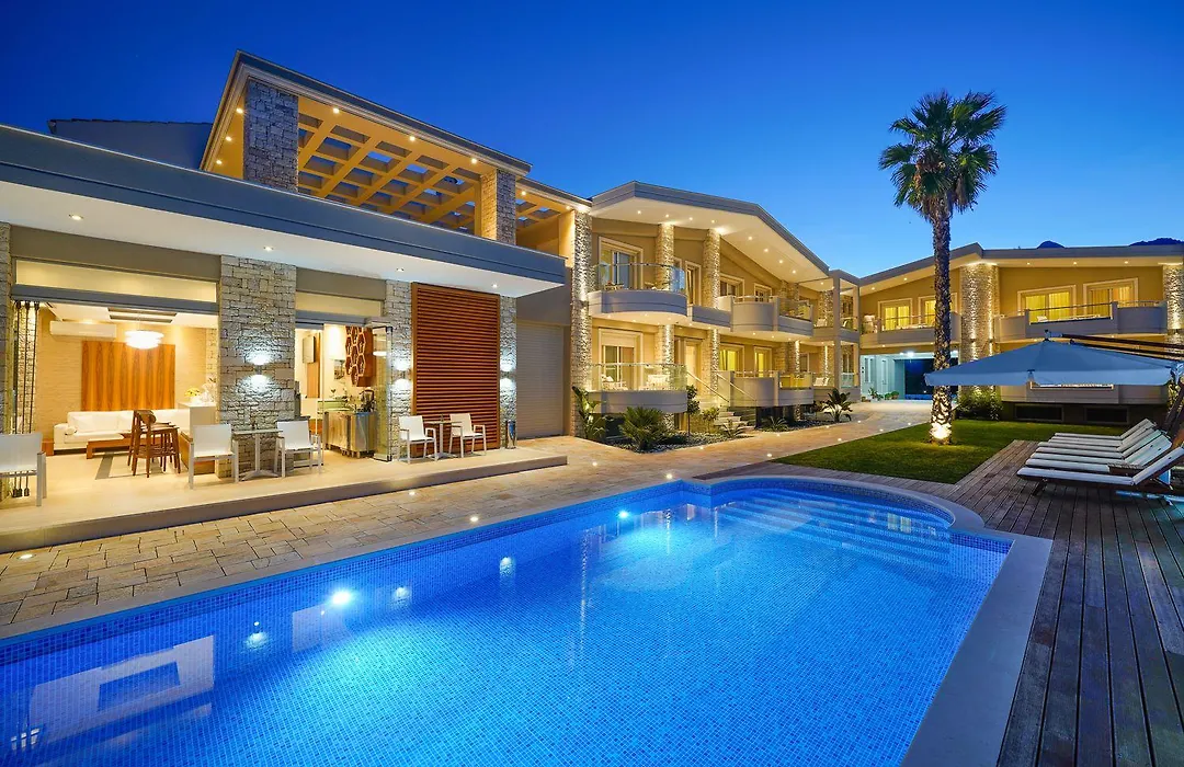 Lobelia Luxury Suites-1