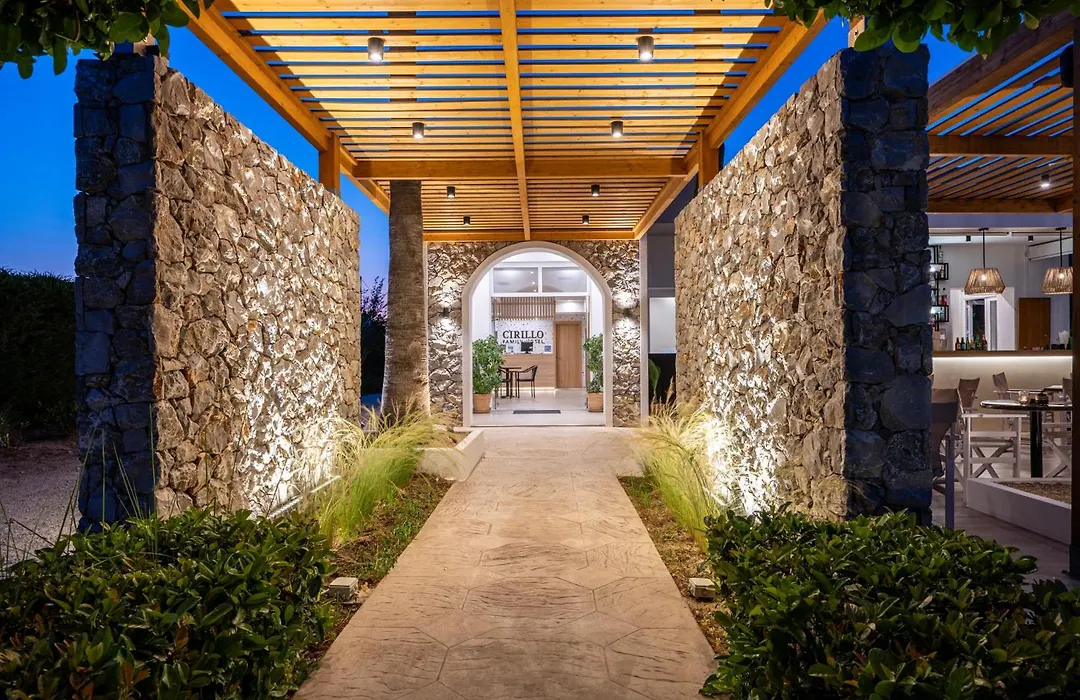 Cirillo Family Hotel-Christinas Studios-1