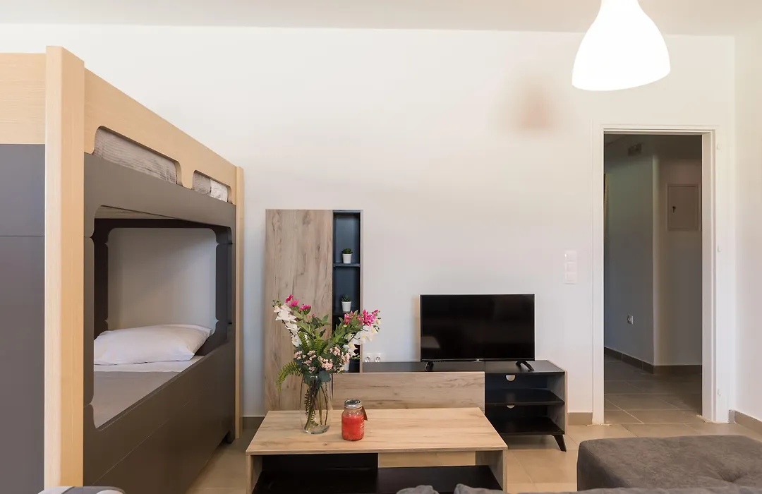 Local Hostel & Suites-1