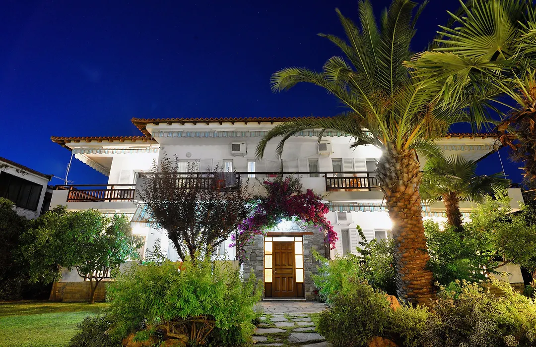 Studio Nikiti Beach-1
