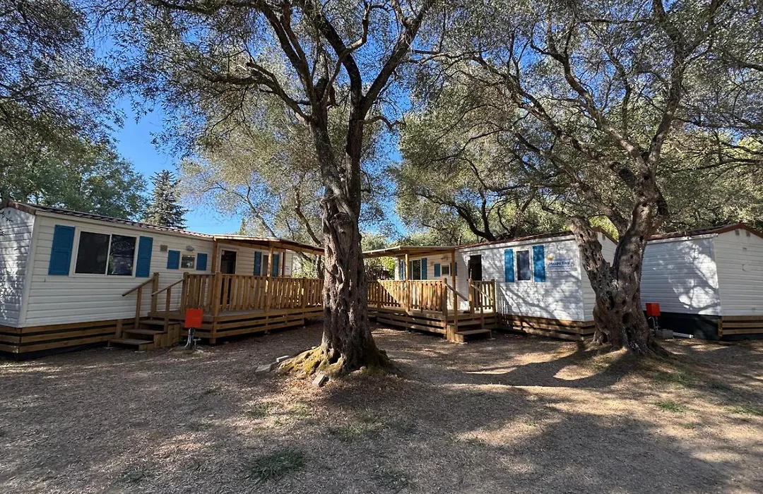 Happy Camp Mobile Homes In Karda Beach Camping-1