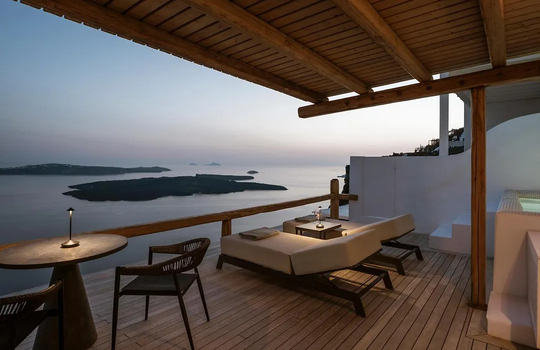 Aqua Luxury Suites By Nomee Hospitality Group-1
