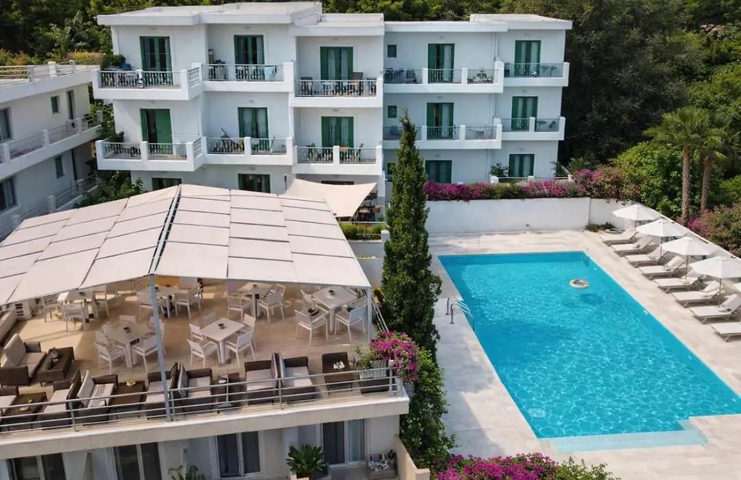 Evita'S Resort-1