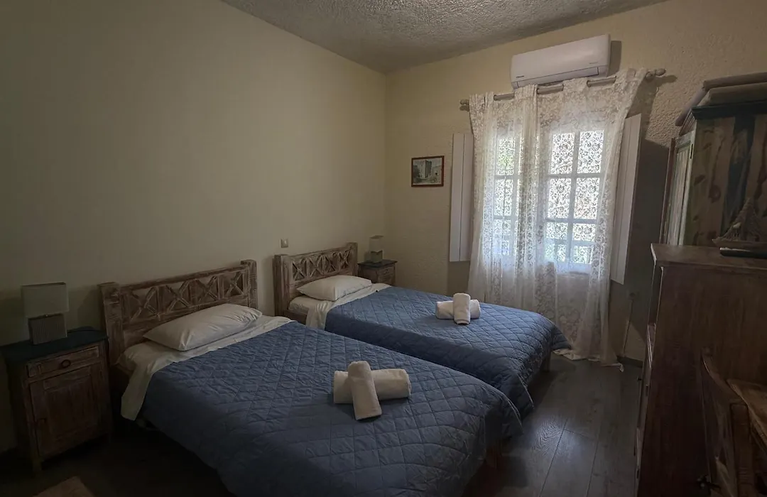 Akrotiri B&B-1