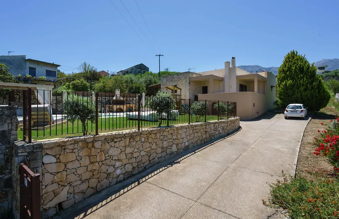 Villa Elides Family Friendly Countryside Retreat With Private Pool And Garden-1