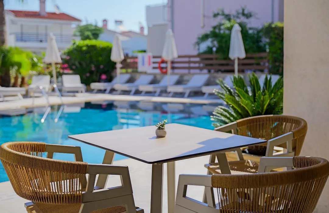 Hotel Tropical-1