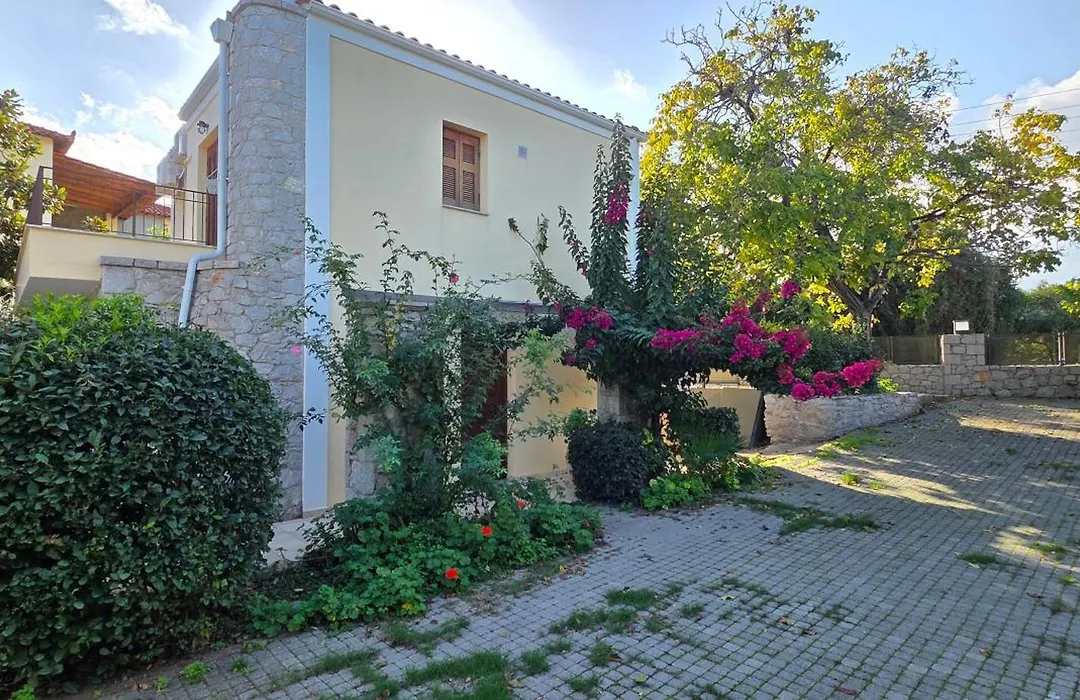 Mouria Pension Rooms & Studios-1