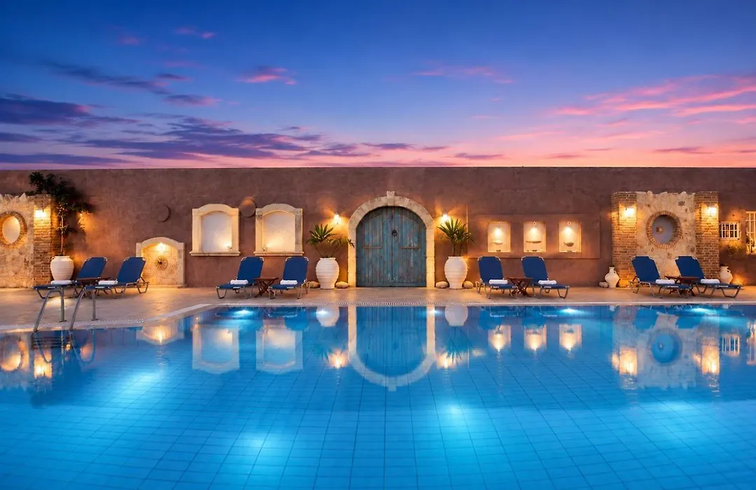 Golden Bay Apartments - Pool&Garden Retreat-1