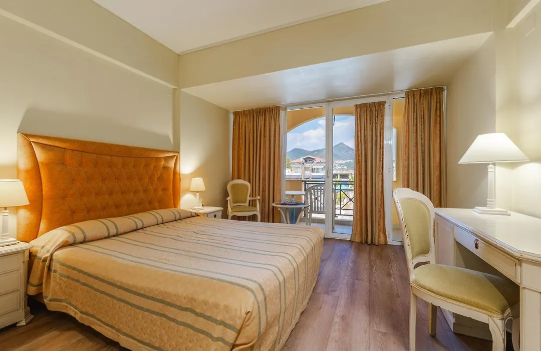 Angelika Pallas Hotel-1