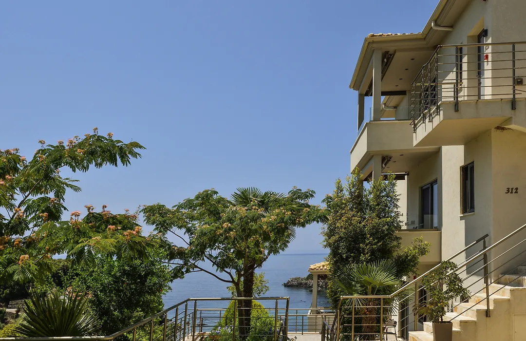 Prima Vista Beachfront Boutique Hotel-1