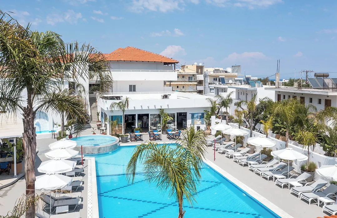 Tinas Plus Hotel-1