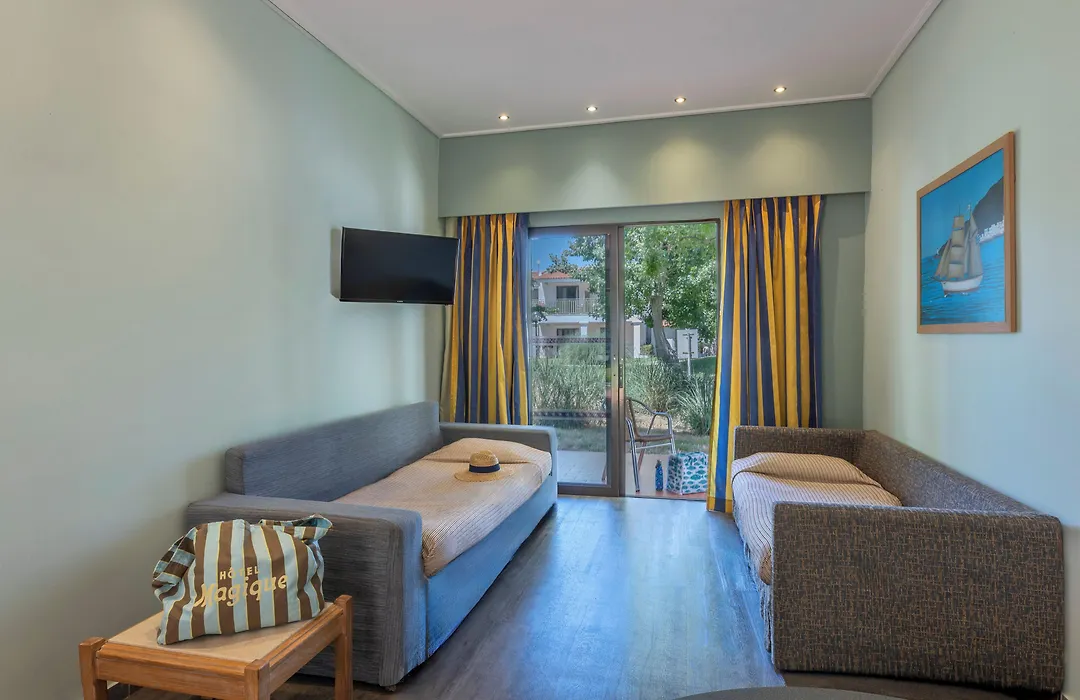 Golden Coast Hotel & Bungalows-1