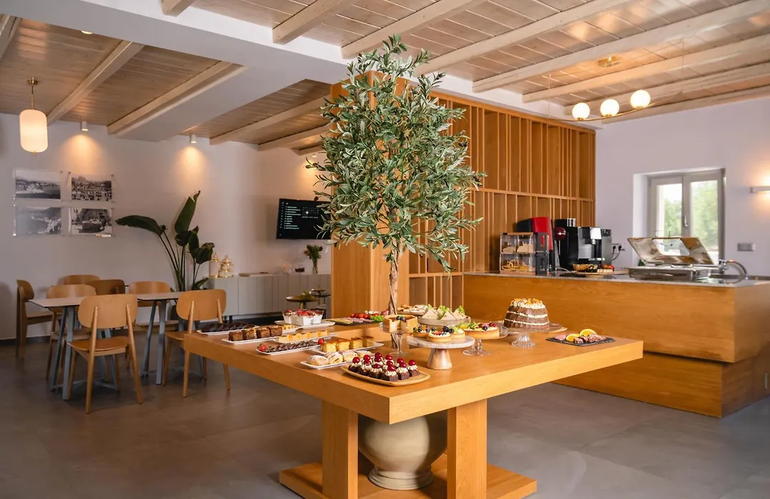 Armantanis Luxury Suites-1