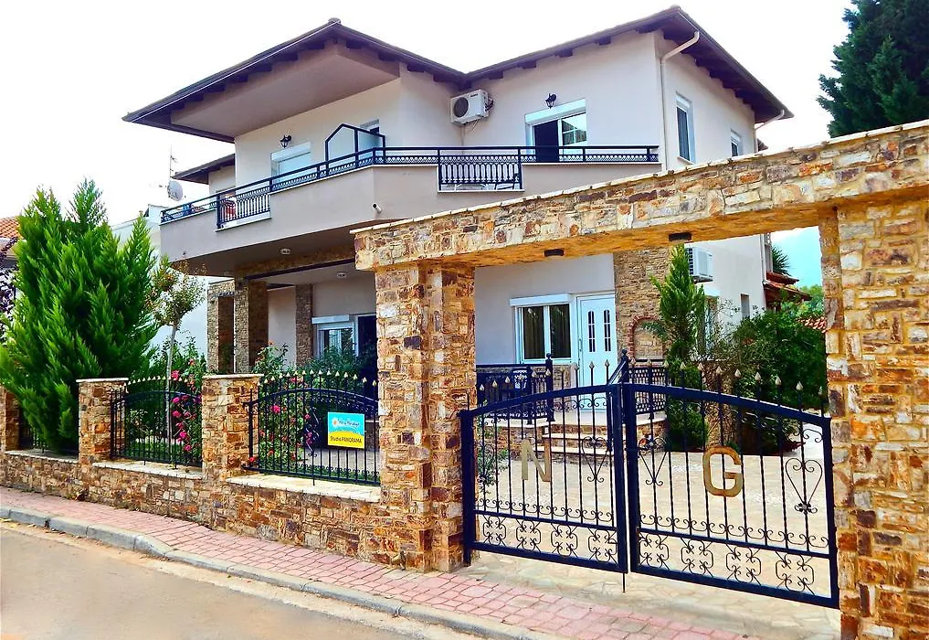 Panorama Apartments And Studios-1