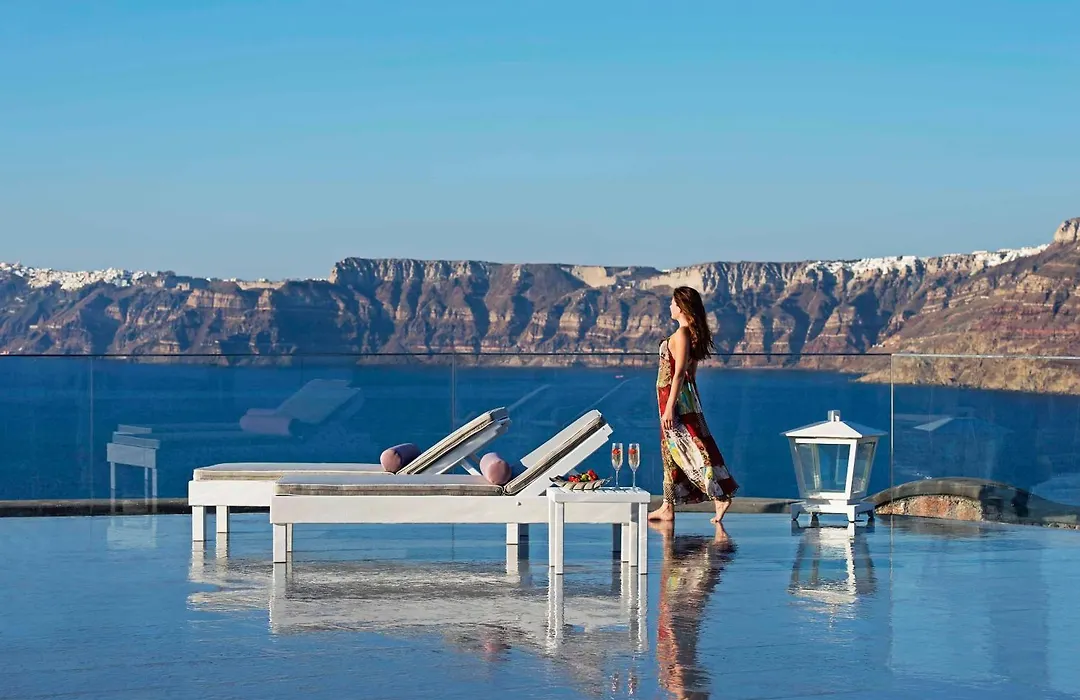 Acroterra Rosa Luxury Suites & Spa-1