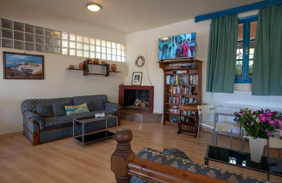 Kleoni Club Apartments-1