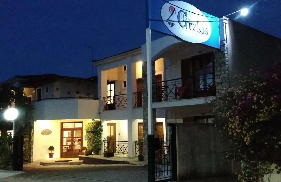 Grekis Beach Hotel And Apartments-1