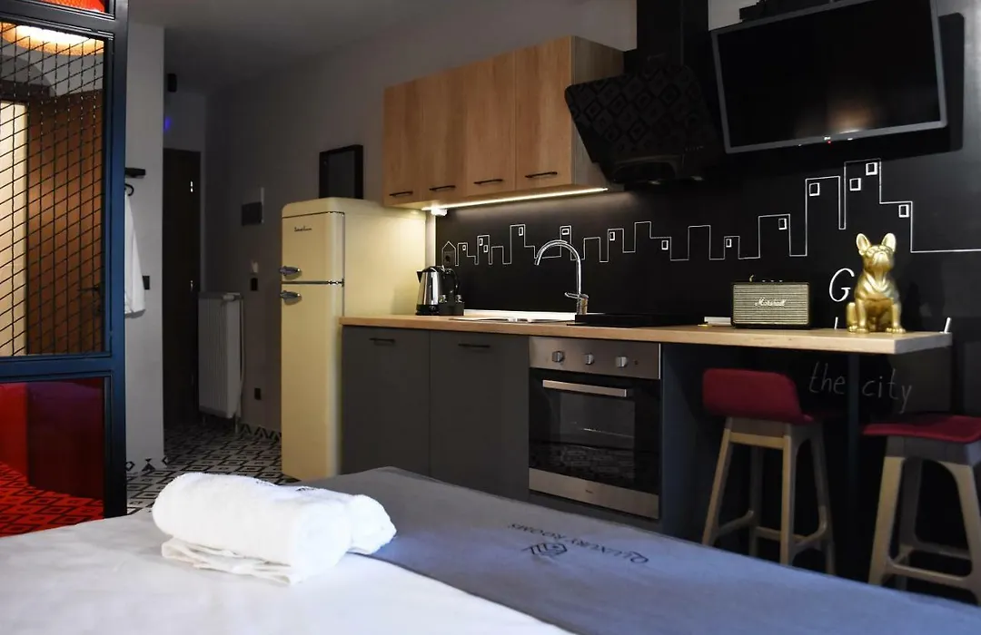 Q Luxury Rooms-1
