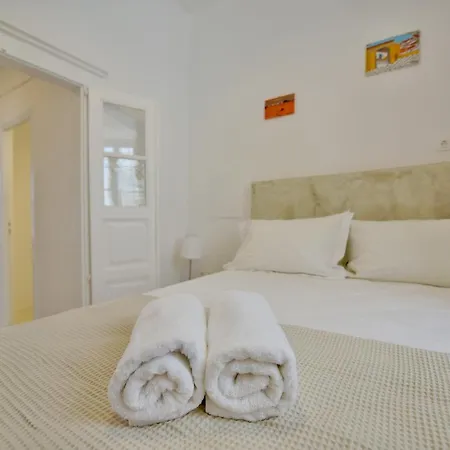 Hydra Art Suites-3