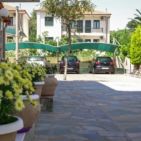 Michel Mar Studios & Apartments-2