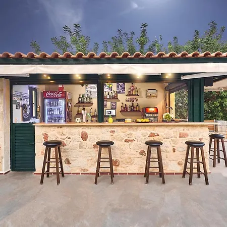 Dionysos Apartments & Studios-3