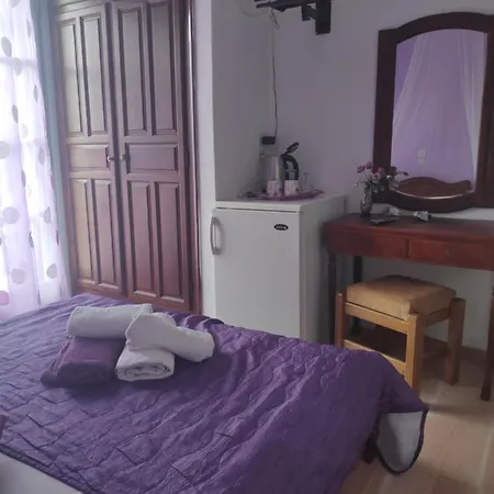 Angela - Zoi Rooms-3