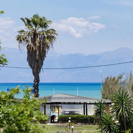 Villa Amorossa With Garden View & Shared Pool By Konnect, Roda Corfu-2