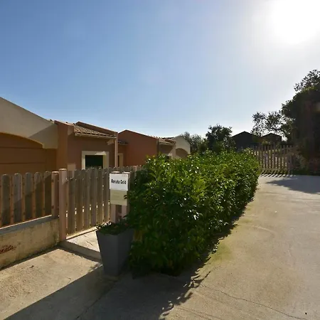 Villa Renata Gold - Private Pool, Free Parking & Sea View-3