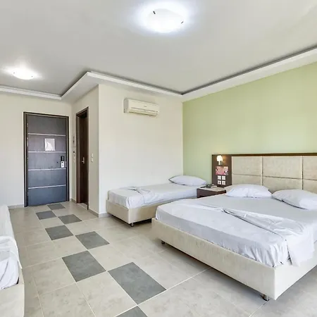 Majestic Hotel & Spa-3