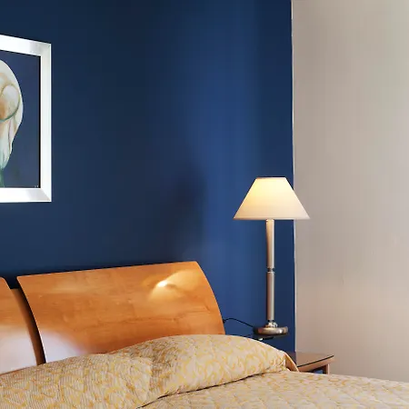 Lucy Hotel-3