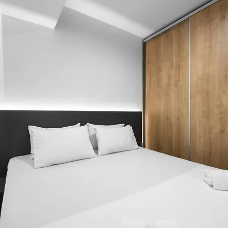 Adelle Apartments, The Luxury Suites-2