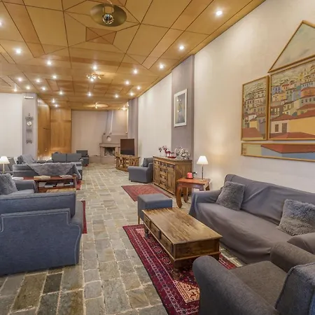 Arahova Inn Hotel-3