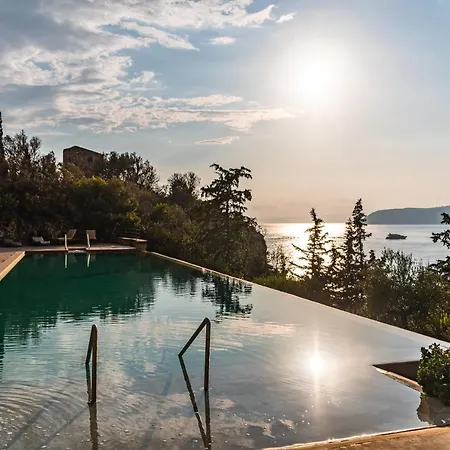 Diapori Suites Hotel-2