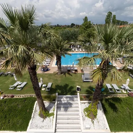 Mythic Summer Hotel-2