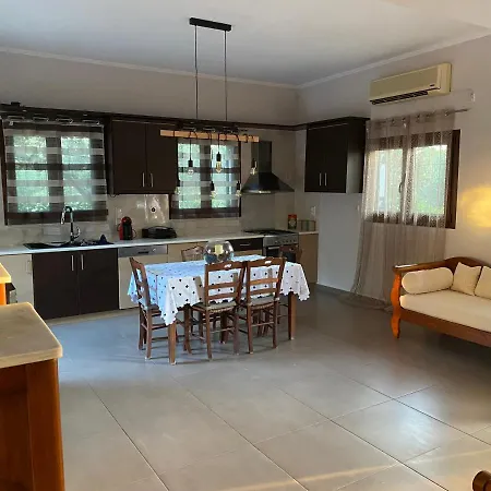 Rustic- Chic Villa In A Private Olive Grove - Filiatra-2