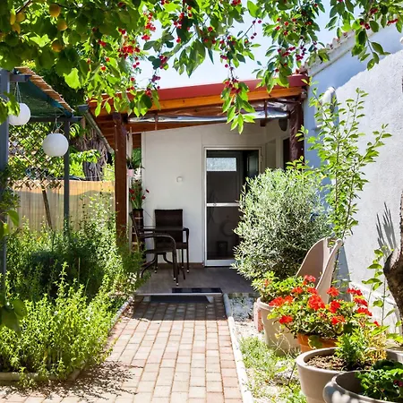Garden Rooms-2