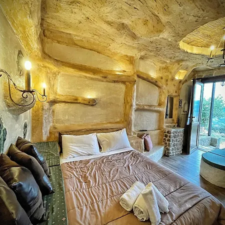 Anilia Guesthouse-3
