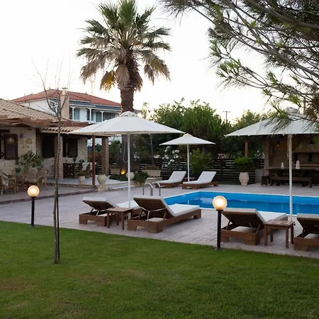Iguana Villa-2