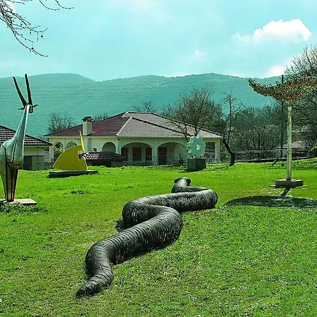 Ξενώνας museum 1ου ορόφου στο Ελληνικό Ιωαννίνων-2