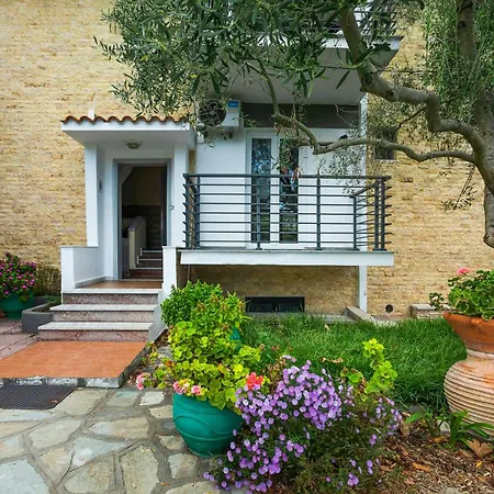 Newstory Suites Possidi-3