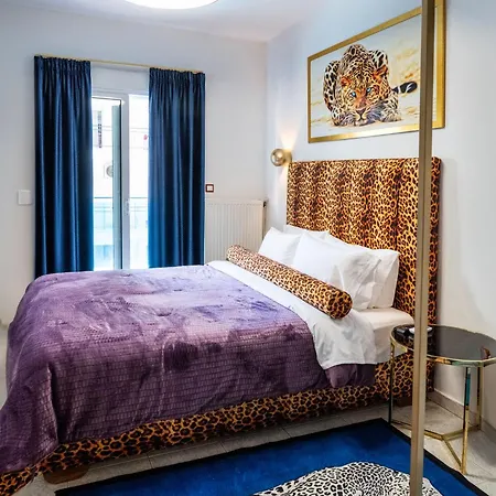Luxury Suites - Parking , Central Suites-3