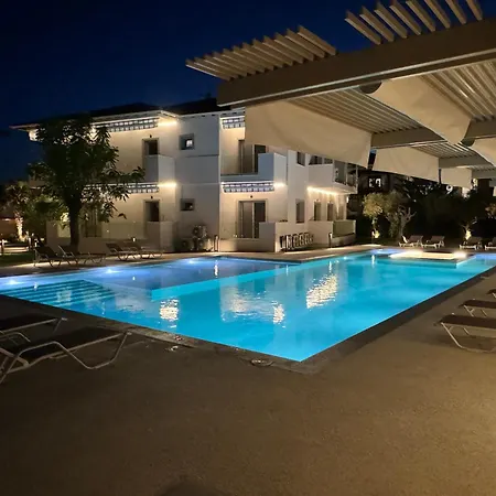 Studio Nikiti Beach-3