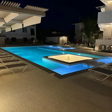Studio Nikiti Beach-3