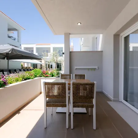 Metsikas Residence-3